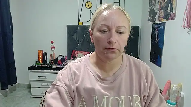 Snapshot of emperabigbootybigass chatting on 05-15-26, 12:23 emperabigbootybigass online show from 05-15-26, 12:23