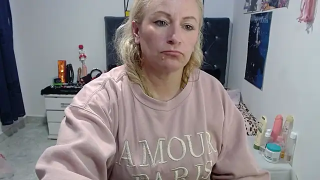 Snapshot of emperabigbootybigass chatting on 05-16-26, 12:40 emperabigbootybigass online show from 05-16-26, 12:40