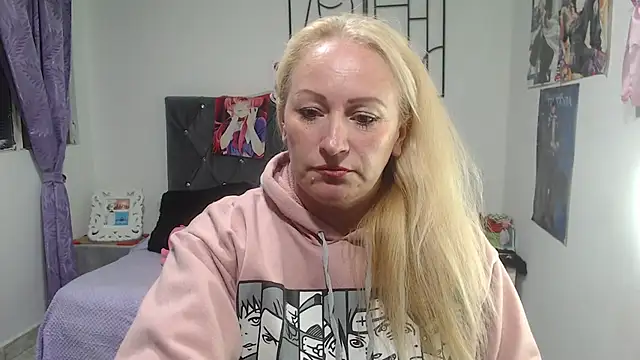 Snapshot of emperabigbootybigass chatting on 06-08-26, 12:47 emperabigbootybigass online show from 06-08-26, 12:47