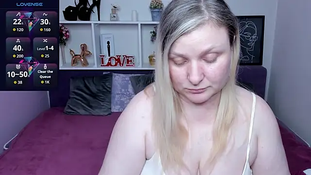 AnnaXCherri online show from 11-25-25, 04:12