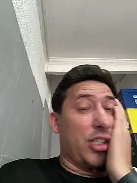 Snapshot of Farias8837 chatting on 10-29-25, 03:14 Farias8837 online show from 10-29-25, 03:14