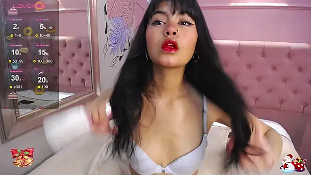 Snapshot of MadameDamn chatting on 12-06-24, 12:05 MadameDamn online show from 12-06-24, 12:05