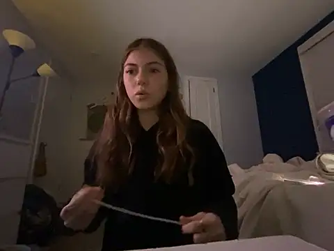 Snapshot of emilycoco chatting on 12-13-24, 07:25 emilycoco online show from 12-13-24, 07:25