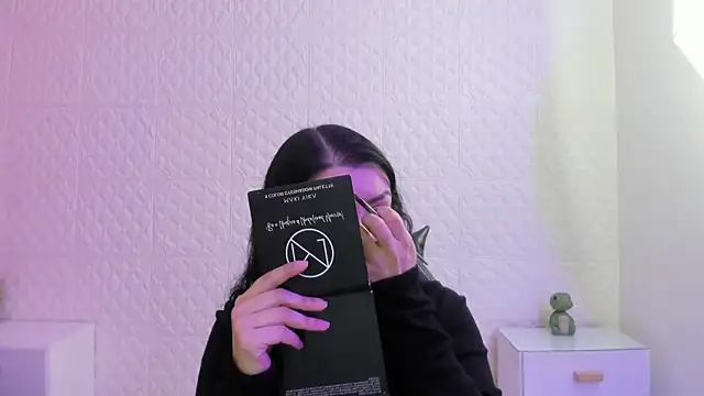 Violetaa diazz online show from 03-30-26, 09:16