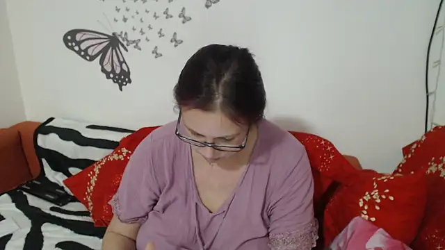 LadyHellene online show from 02-19-25, 04:11