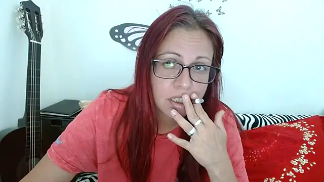 LadyHellene online show from 06-10-26, 05:28