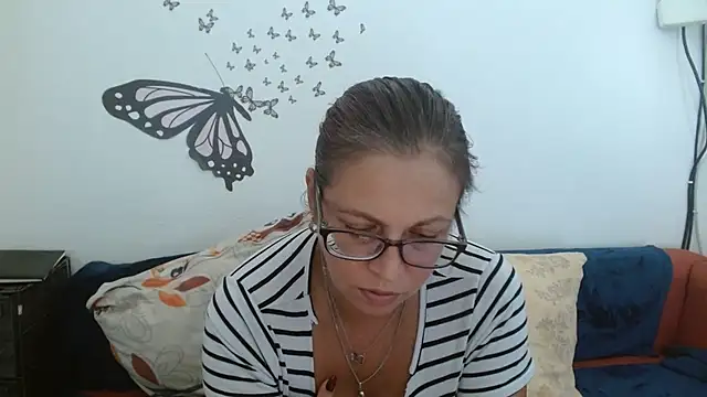 LadyHellene online show from 07-16-26, 04:40