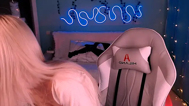 Sweet Richal online show from 12-28-24, 10:02