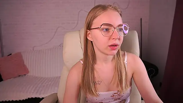 EmilySunshineS online show from 03-17-26, 07:01