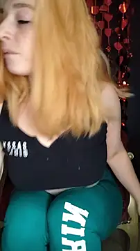 Snapshot of Sweet-SpicyOff chatting on 02-17-25, 09:35 Sweet-SpicyOff online show from 02-17-25, 09:35