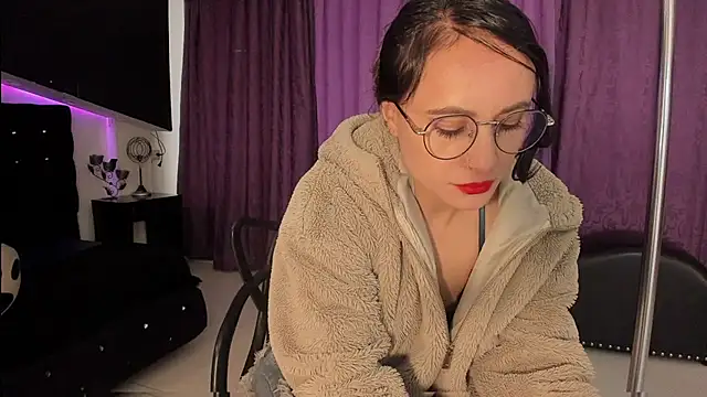 Coral Gibson online show from 02-23-26, 12:35