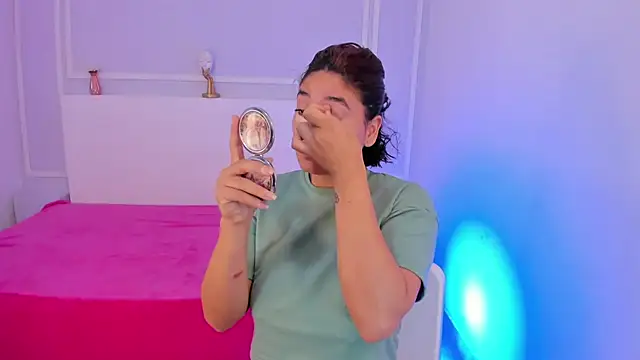 Snapshot of ScarlettWet9 chatting on 01-14-25, 04:04 ScarlettWet9 online show from 01-14-25, 04:04