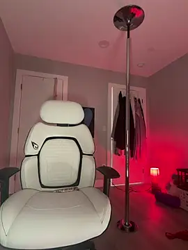 Snapshot of foxxyyyred chatting on 12-22-25, 01:46 foxxyyyred online show from 12-22-25, 01:46