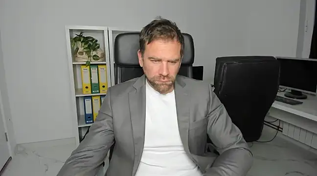 John-E-Dough online show from 12-06-24, 05:53