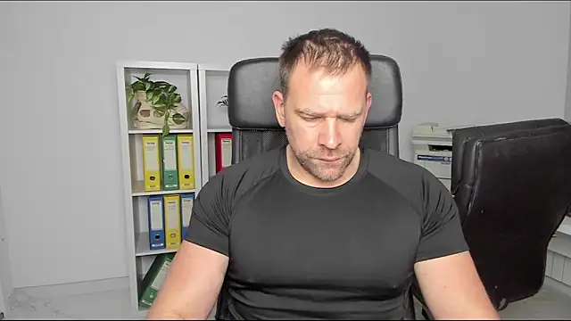 John-E-Dough online show from 12-28-24, 04:51