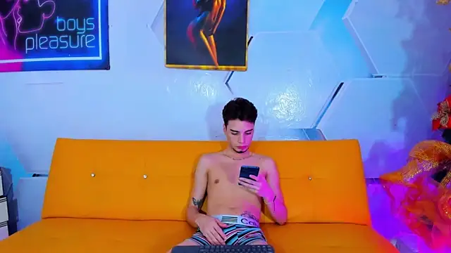 little alex01 online show from 12-08-24, 11:08