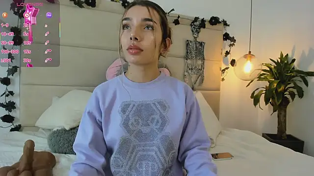 Snapshot of Mollymoon1 chatting on 10-28-25, 07:38 Mollymoon1 online show from 10-28-25, 07:38