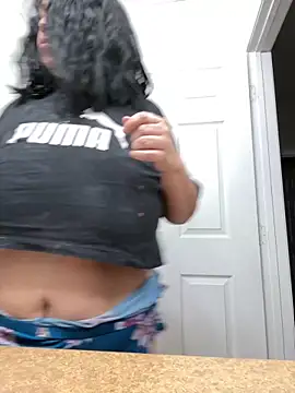 AlyssiaAmoreXO online show from 12-18-25, 04:46