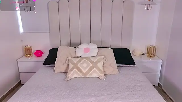 Sarajonnes online show from 04-23-26, 12:04