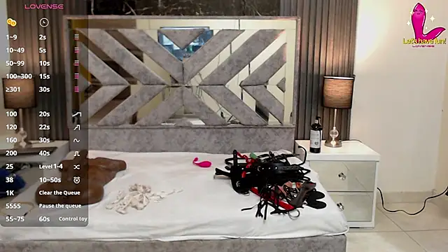 Snapshot of ValentinaThomas chatting on 02-05-25, 08:25 ValentinaThomas online show from 02-05-25, 08:25