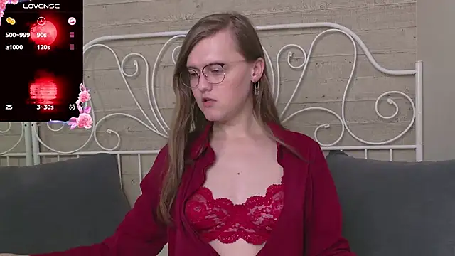 YukoFanee online show from 10-15-25, 08:20