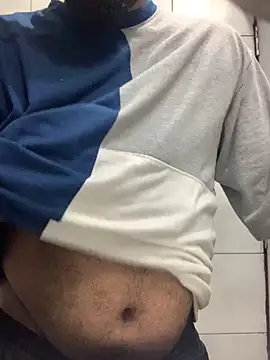 Snapshot of desiduzz21 chatting on 12-18-24, 11:34 desiduzz21 online show from 12-18-24, 11:34