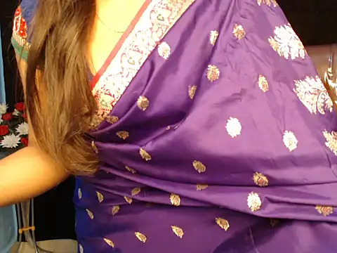 Snapshot of Wish_Queen chatting on 02-18-25, 01:00 Wish Queen online show from 02-18-25, 01:00