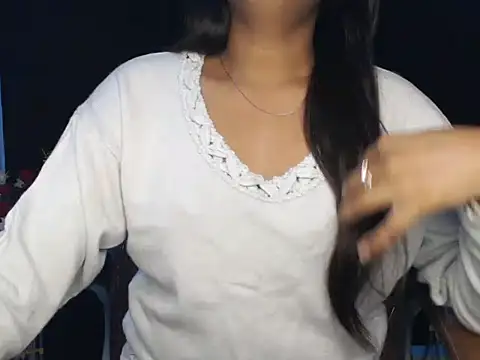 Snapshot of Wish_Queen chatting on 02-18-25, 04:37 Wish Queen online show from 02-18-25, 04:37