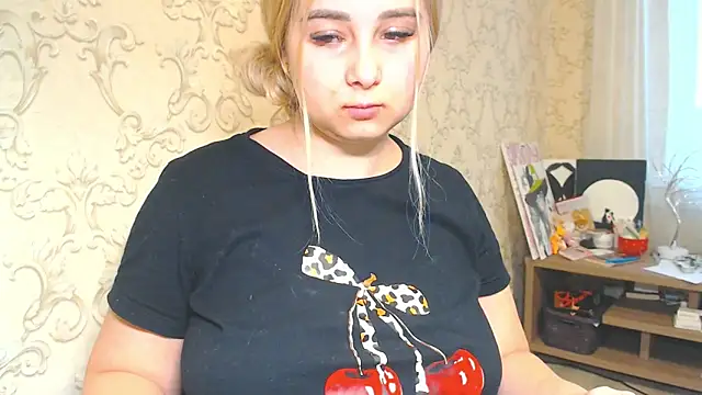 DolphinDreams online show from 04-25-26, 01:14