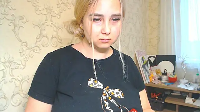 DolphinDreams online show from 04-25-26, 01:41