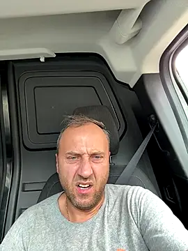 Snapshot of Lecatore80 chatting on 10-31-25, 11:44 Lecatore80 online show from 10-31-25, 11:44