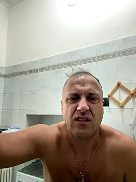 Snapshot of Lecatore80 chatting on 11-01-25, 08:27 Lecatore80 online show from 11-01-25, 08:27