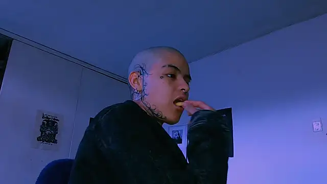 Snapshot of alex_one888 chatting on 02-17-26, 09:10 alex one888 online show from 02-17-26, 09:10