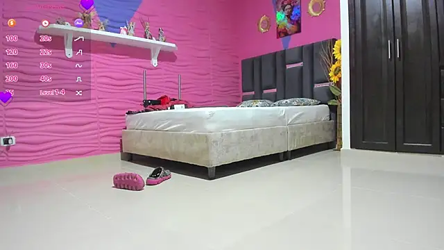 valeria hurtado online show from 03-06-25, 02:19