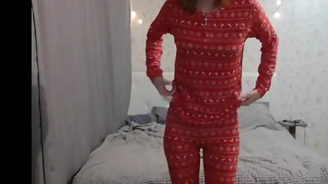 Snapshot of KateBunny chatting on 12-17-24, 04:21 KateBunny online show from 12-17-24, 04:21