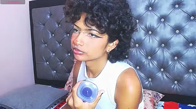 Snapshot of ToshiaKimich chatting on 01-17-25, 02:18 ToshiaKimich online show from 01-17-25, 02:18