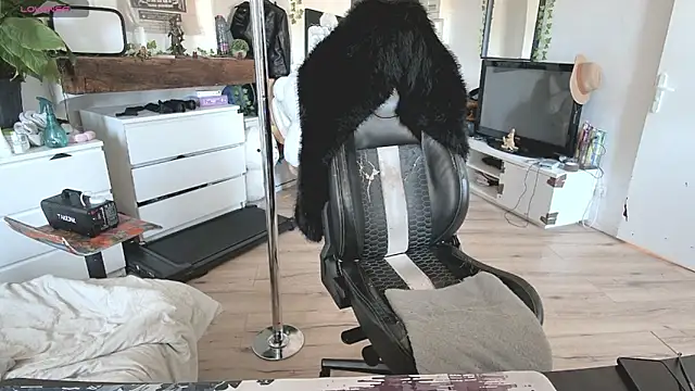 CeriseLapine online show from 10-06-25, 10:02