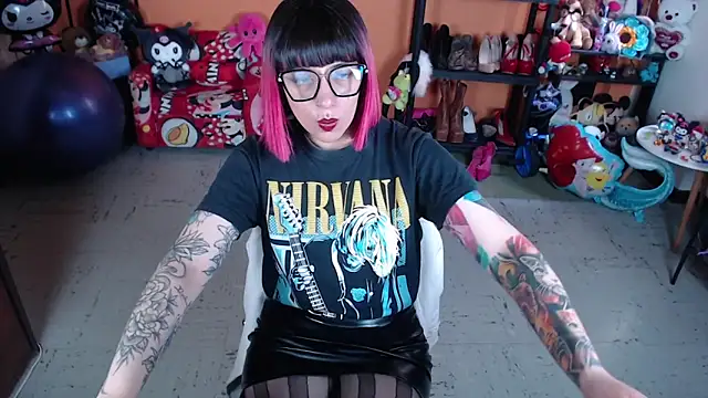 MissMiia2 online show from 11-18-25, 03:49