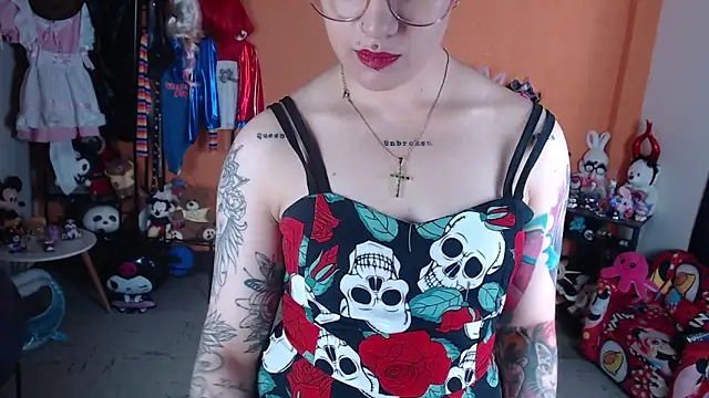 Snapshot of MissMiia2 chatting on 06-03-26, 02:33 MissMiia2 online show from 06-03-26, 02:33