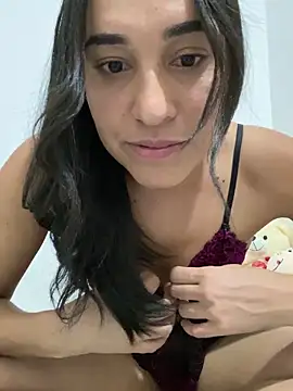 Snapshot of cleolimahot3 chatting on 01-07-25, 01:38 cleolimahot3 online show from 01-07-25, 01:38