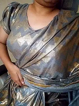 Snapshot of Indianhyna chatting on 09-24-25, 07:12 Indianhyna online show from 09-24-25, 07:12