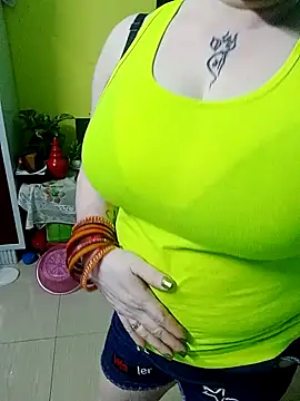 Snapshot of Raja_Ranii chatting on 02-05-25, 02:26 Raja Ranii online show from 02-05-25, 02:26