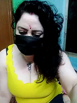 Snapshot of Raja_Ranii chatting on 02-16-25, 10:43 Raja Ranii online show from 02-16-25, 10:43