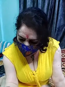 Snapshot of Raja_Ranii chatting on 03-20-25, 05:25 Raja Ranii online show from 03-20-25, 05:25