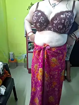 Snapshot of Raja_Ranii chatting on 01-18-26, 02:15 Raja Ranii online show from 01-18-26, 02:15