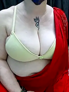 Snapshot of Raja_Ranii chatting on 07-26-26, 03:08 Raja Ranii online show from 07-26-26, 03:08