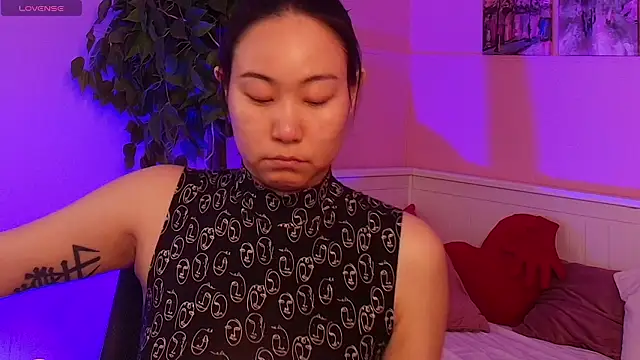 Inari Okami  online show from 03-20-26, 03:17