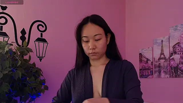 Inari Okami  online show from 04-13-26, 02:33