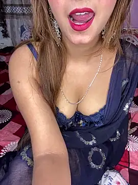 Snapshot of Diamond_queeen chatting on 11-18-25, 04:11 Diamond queeen online show from 11-18-25, 04:11