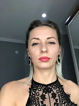 Diamond Bunny  online show from 03-15-25, 12:47